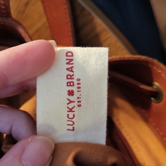 Lucky Brand 100% Real Leather Bucket Bag, Like New Condition - Picture 6 of 7